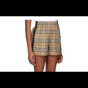BURBERRY
Beige Cotton Vintage Check Shorts